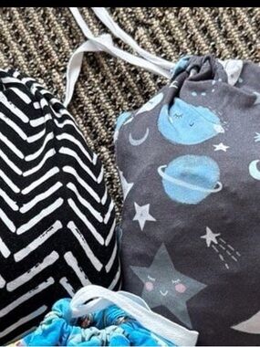 Little sleepies crib sheet bundle EUC